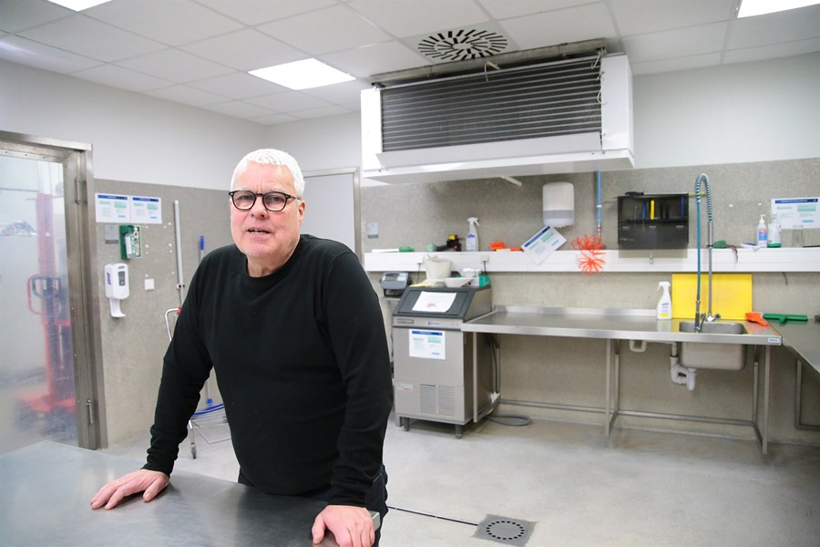 Óli Þór Hilmarsson, verkefnastjóri Matarsmiðju Matís, í vinnslurýminu í kjallaranum á Vínlandsleið 12.