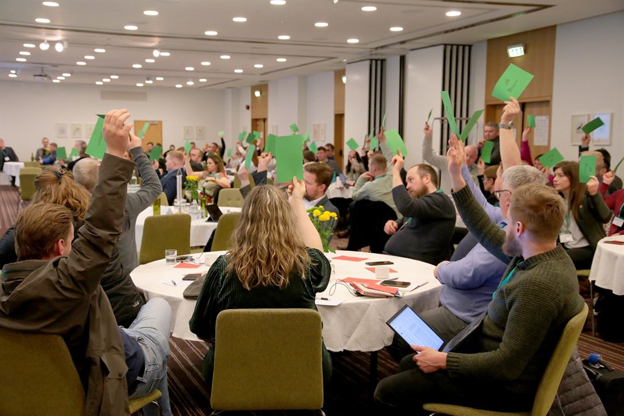 Fulltrúar á Búnaðarþingi 2024 greiða atkvæði.