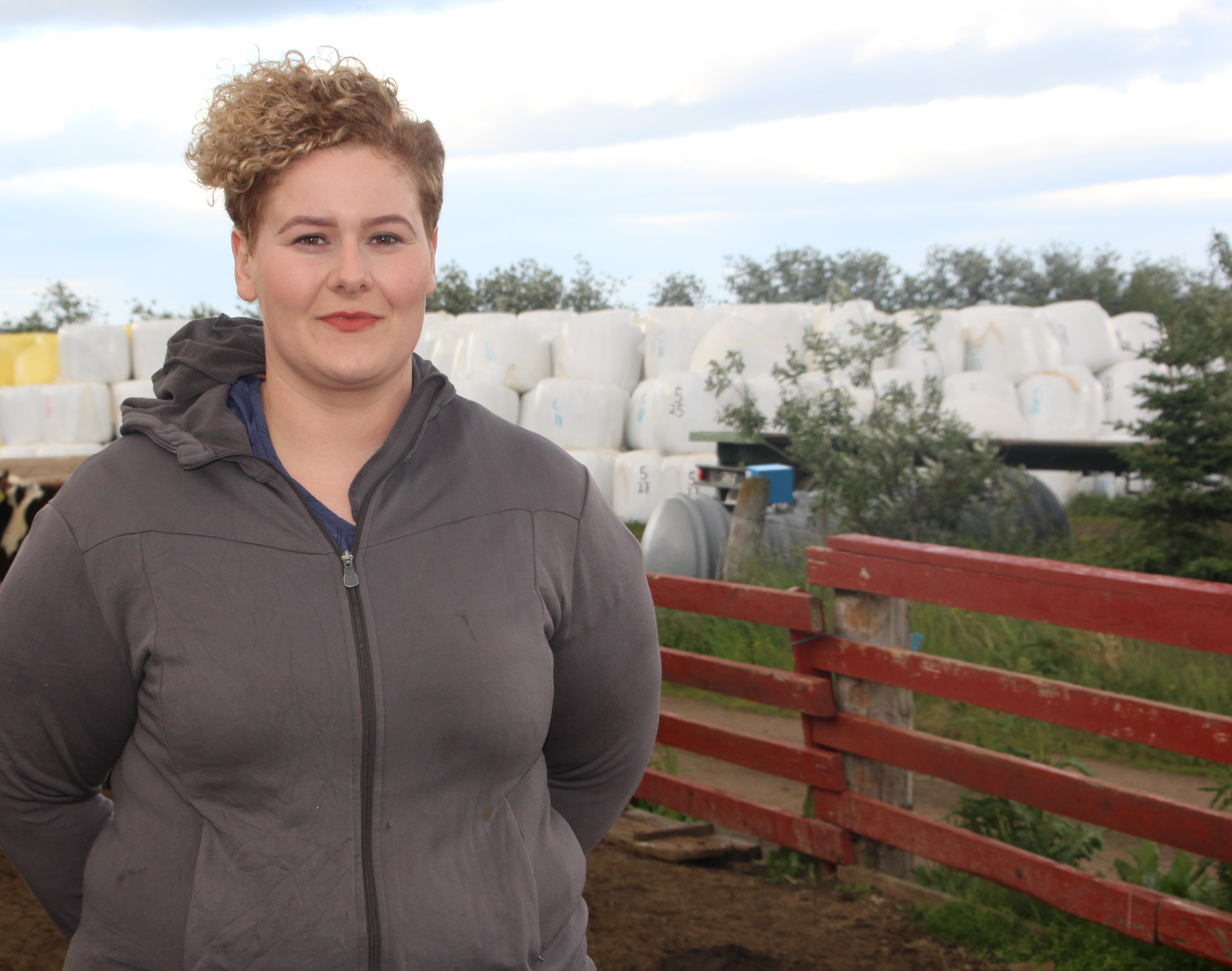 Búreksturinn fjármagnaður með tekjum utan búsins