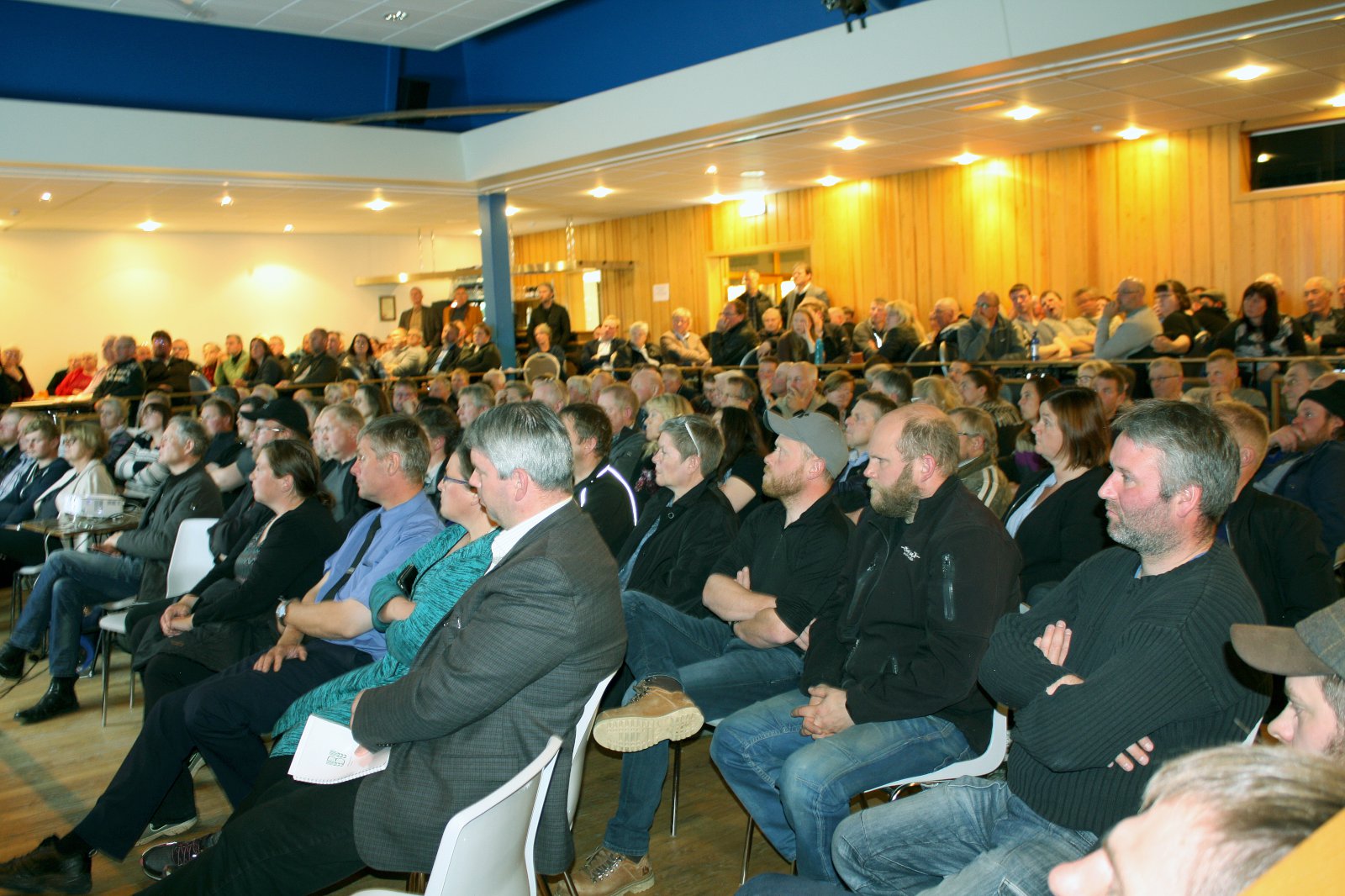 Tap meðalbús um 1,5 milljónir króna á ári