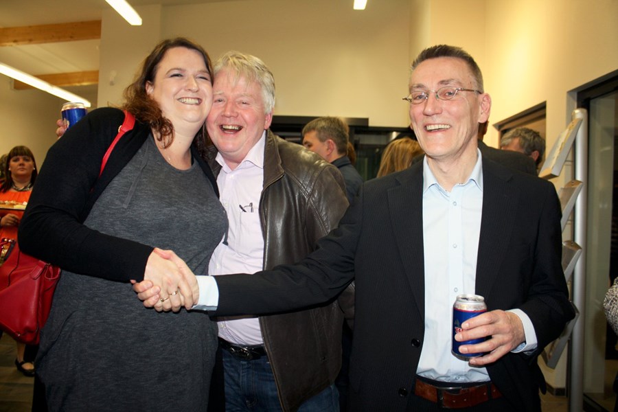 Kristbjörg Góa Sigurðardóttir ásamt Benjamín Baldursyni á Ytri-Tjörnum og  Hólmgeiri Karlssyni, framkvæmdastjóra Bústólpa.