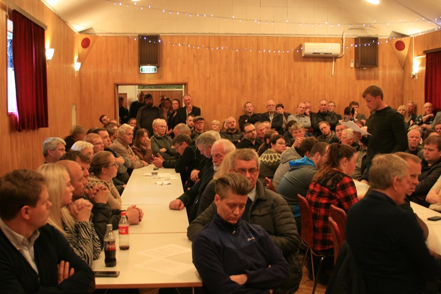 Fundurinn var mjög vel sóttur og líflegar umræður sköpuðust á milli sauðfjárbænda og ráðamanna.