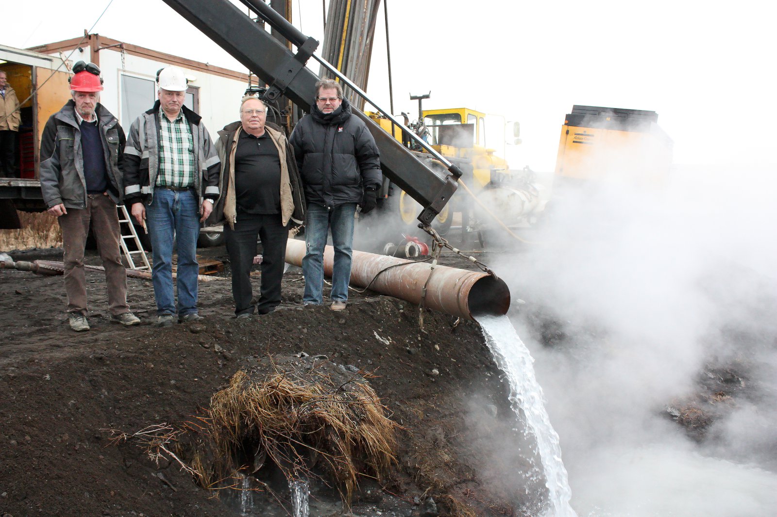Fullt af heitu vatni fannst á Bergstöðum