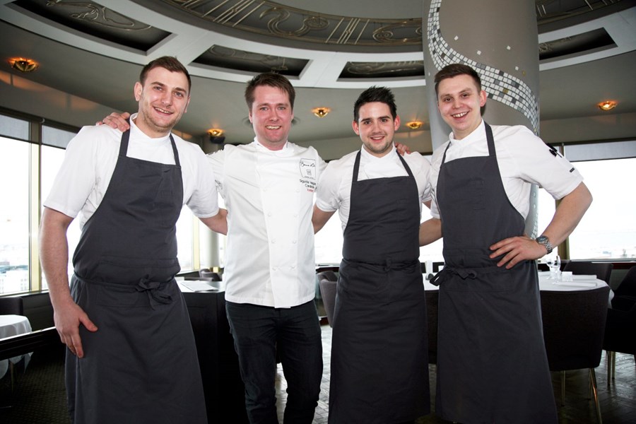 Matreiðslumeistarar á Grillinu. Denis Grbic, Kokkur ársins 2016, Sigurður Helgason yfirmatreiðslumeistari á Hótel Sögu og Bocuse d‘Or-fari 2015, Hinrik Örn Lárusson, matreiðslunemi ársins 2015 og Atli Þór Erlendsson Matreiðslumaður ársins 2015.