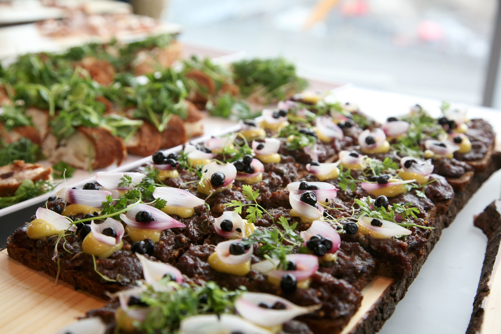 Rabarbaraveisla og hrossakjöts-tartar