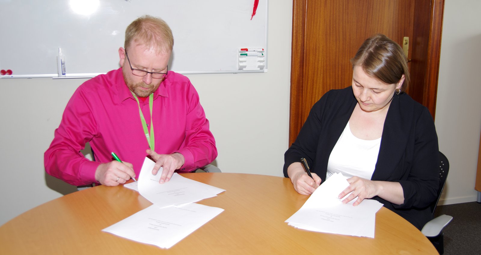 Nýr kjarasamningur BÍ og Starfsgreinasambandsins