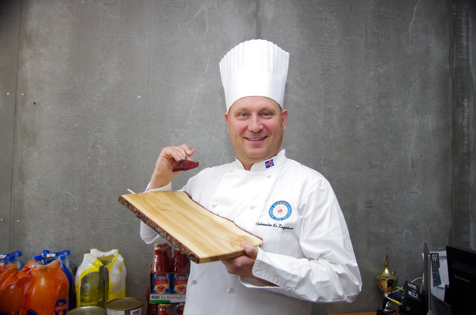 Gómsæt selasteik ásamt Vestfirðingi með selspiki