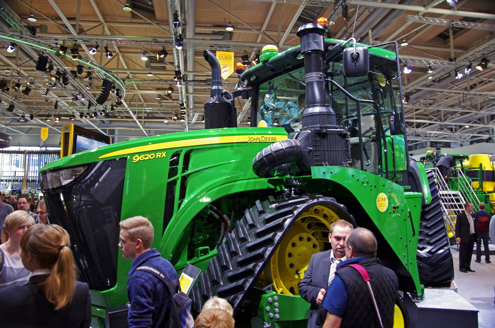 Dráttarvélarisinn John Deere útnefnir Íslyft sem umboðsaðila á Íslandi