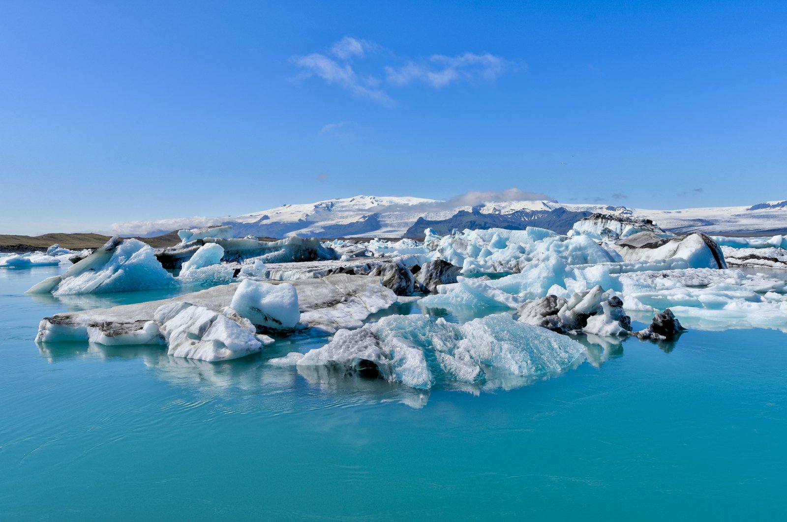 Frá fjallstindi að fjöru