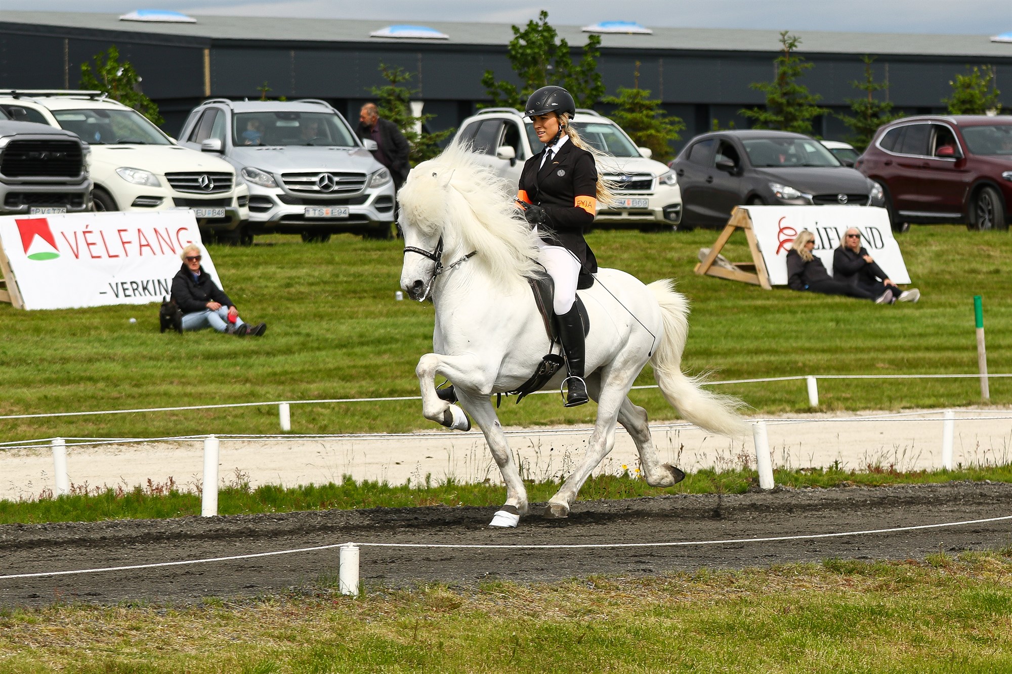 J&#243;hanna og B&#225;r&#240;ur undirstriku&#240;u yfirbur&#240;i s&#237;na