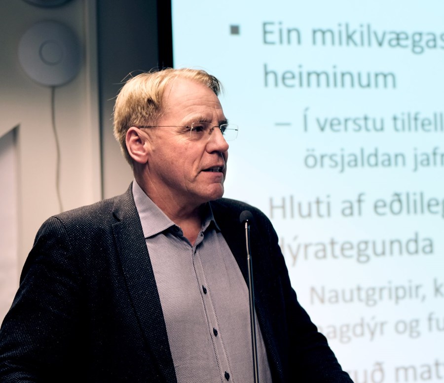 Karl G. Kristinsson, yfirlæknir  sýkla- og veirufræðideildar Landspítalans.
