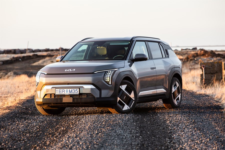 Kia EV3 kemur í staðinn fyrir Nero og Soul. Þessi rafmagnsbíll er heilt yfir þægilegur í notkun og er hönnunin afar smekkleg.