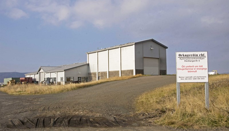 Nú má dreifa kjötmjöli og moltu til 1. desember