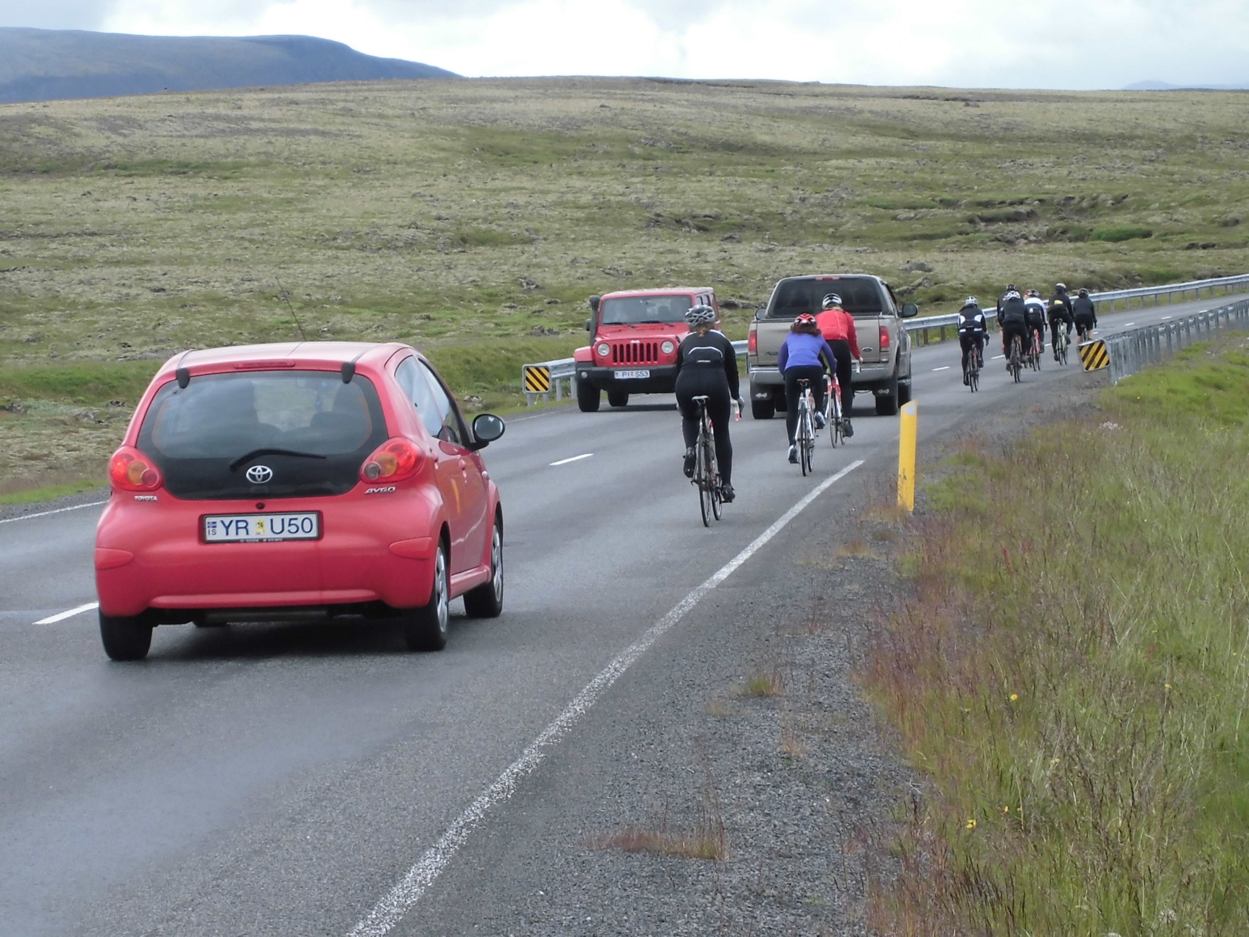 Hjólreiðafólk er ekki nógu áberandi í vegköntunum
