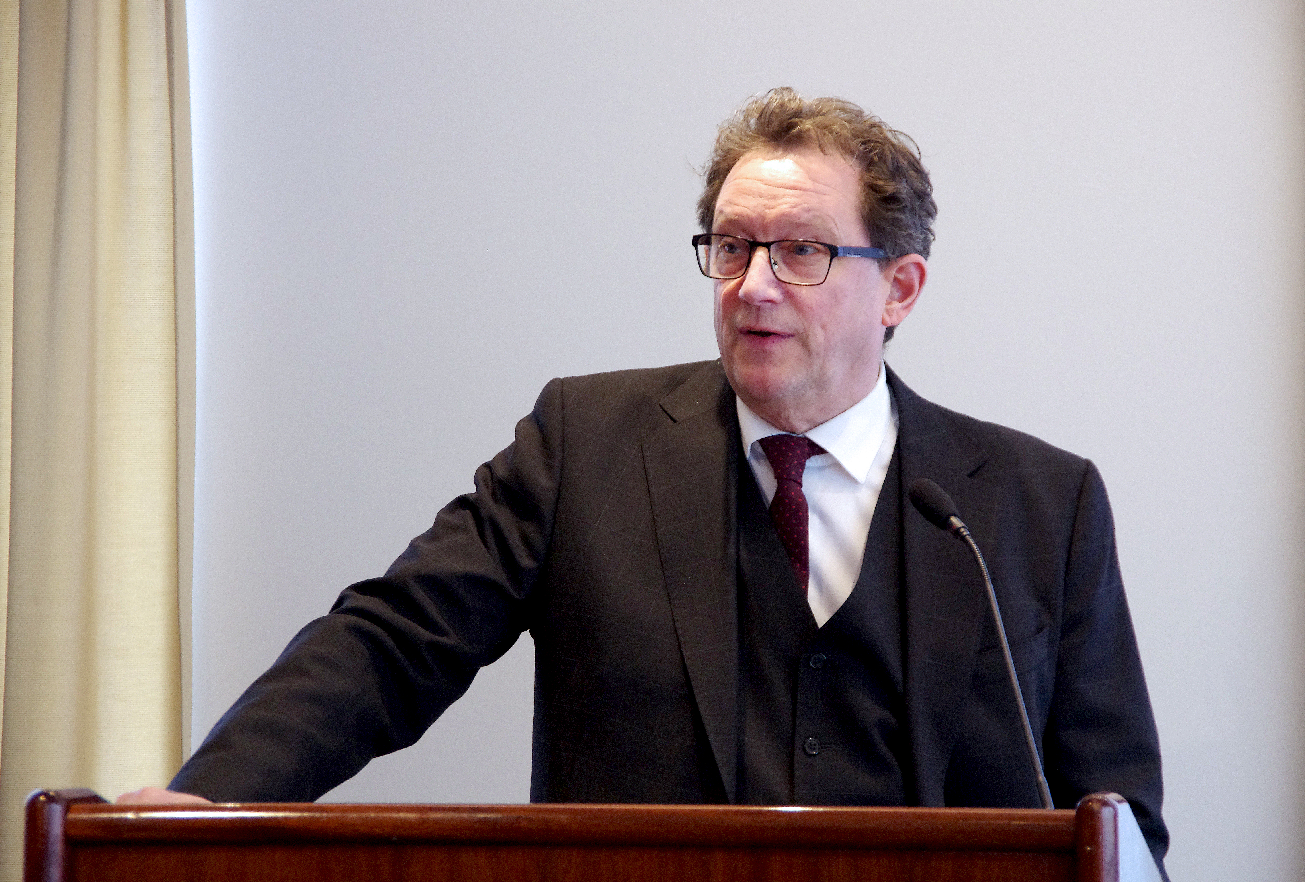 Fl&#253;tt stofnunar Matv&#230;lasj&#243;&#240;s til a&#240; skapa efnahagslega vi&#240;spyrnu