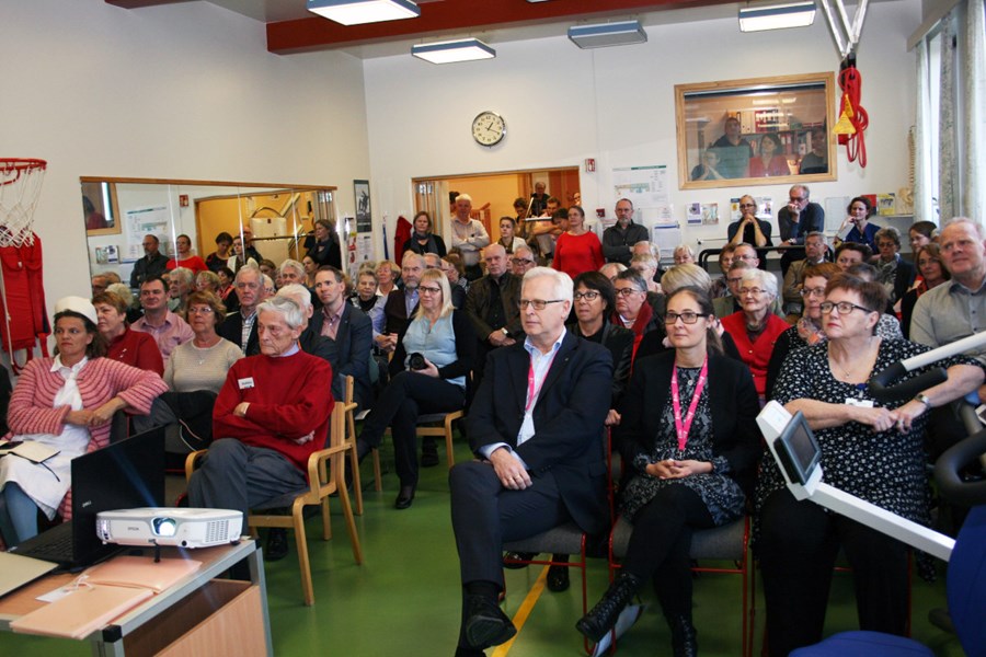 Kristnesspítali í Eyjafjarðarsveit varð 90 ára í byrjun nóvember. Fjölmargar gjafir bárust af því tilefni. Spítalinn hefur frá árinu 1993 verið hluti af Sjúkrahúsinu á Akureyri. Meginmarkmið spítalans nú snúast um endurhæfingu.