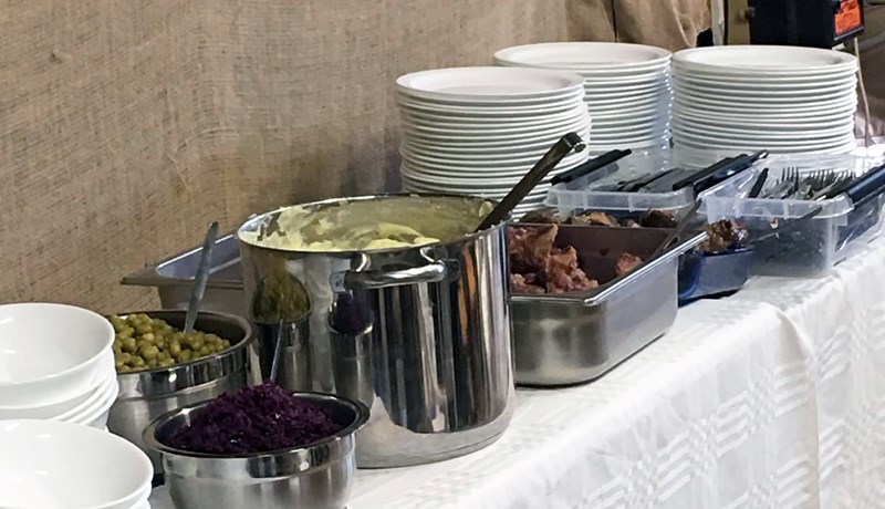 Buðu hestamönnum í saltkjötsveislu