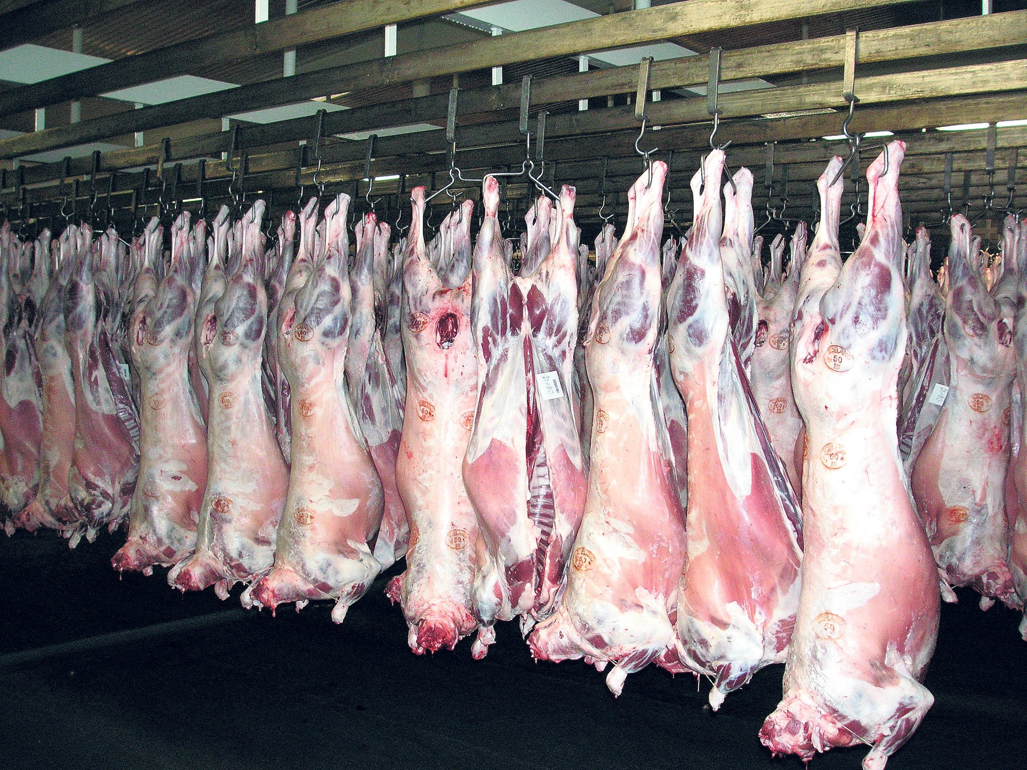 Helmingi minni kindakjötsbirgðir