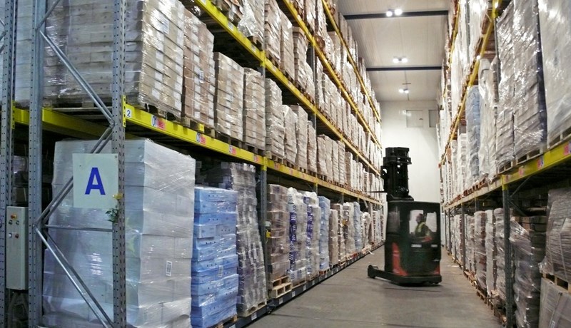 Um 1.200 til 1.400 tonn af svína- og kjúklingakjöti hafa safnast upp