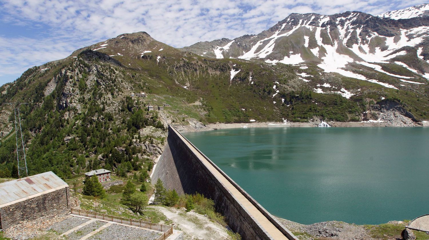 Þess er nú krafist að átta ríki ESB einkavæði sínar vatnsaflsvirkjanir