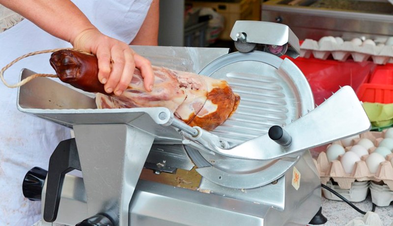 „Má bjóða yður heimaslátrað svissneskt nautakjöt?“