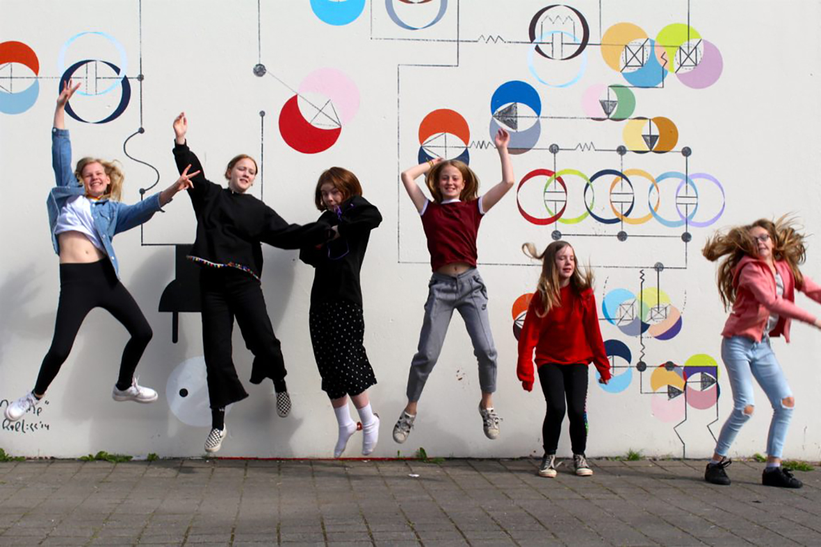 Fjöldi rafrænna listviðburða fyrir grunnskólanemendur um allt land