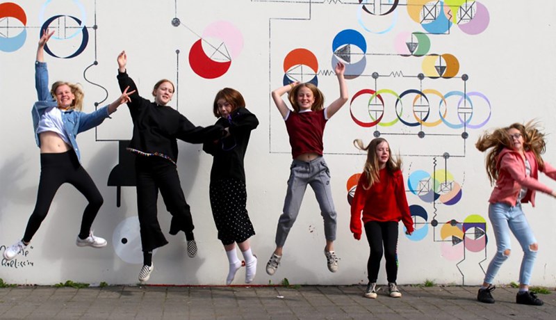 Fjöldi rafrænna listviðburða fyrir grunnskólanemendur um allt land