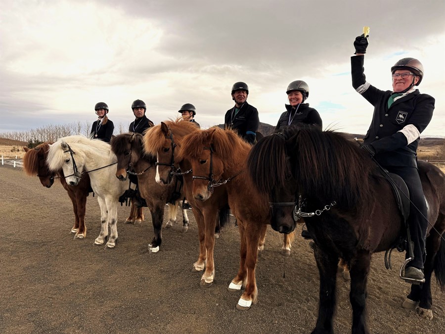 Prúðbúnir og vel undirbúnir nemendur í góðu stuði, þar sem fallegt samspil manns og hests endurspeglaði uppskeru vetrarins. 