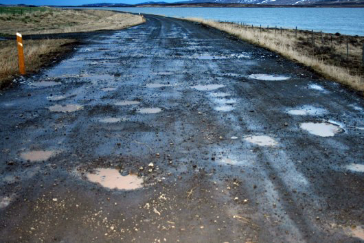 Íbúar í hættu vegna ástands malarvega