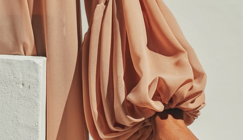 Framleiðsluferli tískurisa undir smásjá: Meðvituð neysluhyggja