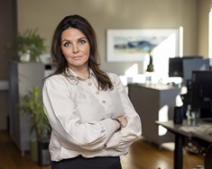 Lokum augunum og hlustum