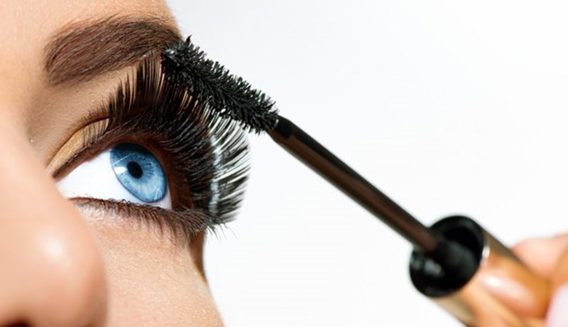 Merkingar augnbrúna- og augnháralita ekki fullnægjandi