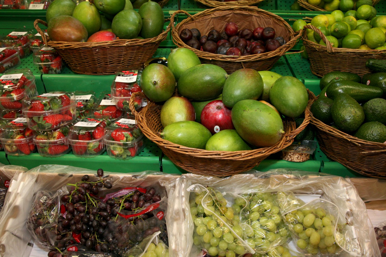Neytendastofa sektar sjö matvöruverslanir