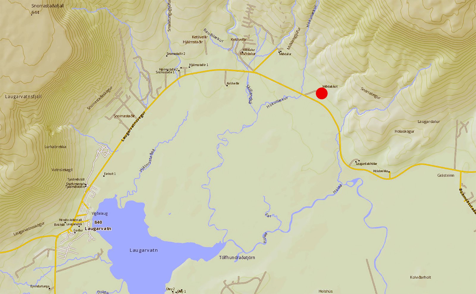 Dauðar kýr í hrúgu á gólfinu