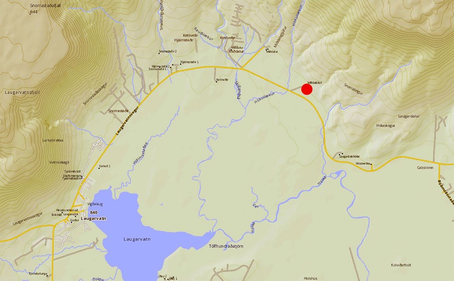 Dauðar kýr í hrúgu á gólfinu