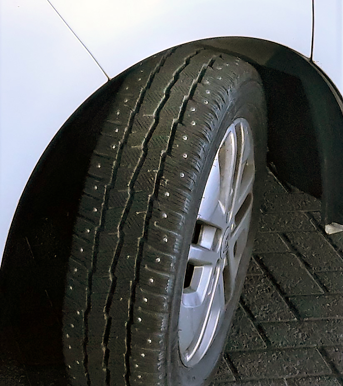 Ert þú í réttum klæðnaði og tilbúin/n fyrir vetrarakstur?