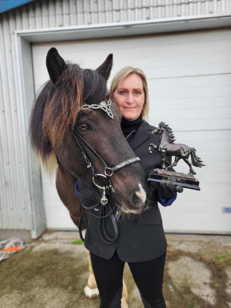 Eva-Lena Lohi stóð uppi sem sigurvegar í Reynis bikarkeppninni