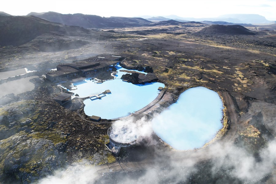 Heilmiklar framkvæmdir standa nú yfir við jarðböðin í Mývatnssveit enda var böðunum lokað um áramótin og verða opnuð aftur með vorinu. 