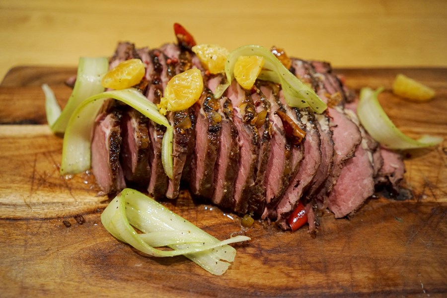 Nautaveisla og reyktur lax á kartöfluköku