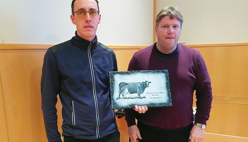 Bændur á Svertingsstöðum fá nautgriparræktarverðlaun