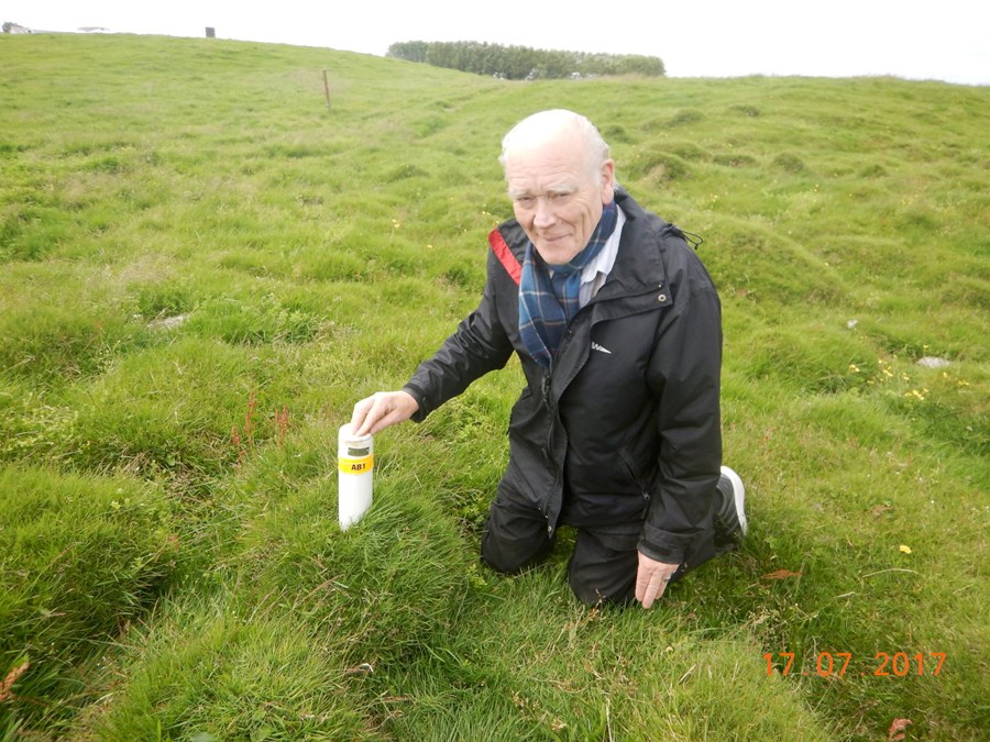 Vitað er um 160 miltisbrunagrafir á 130 bæjum á landinu