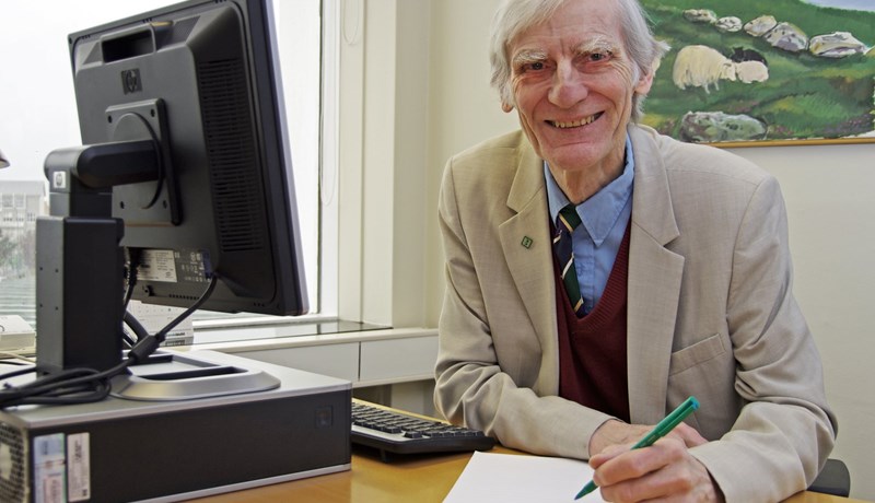 Dr. Ólafur R. Dýrmundsson gerður að heiðursfélaga