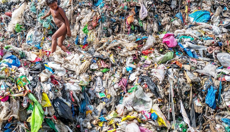 Plastagnir sagðir vera í kranavatni milljarða manna og í andrúmsloftinu