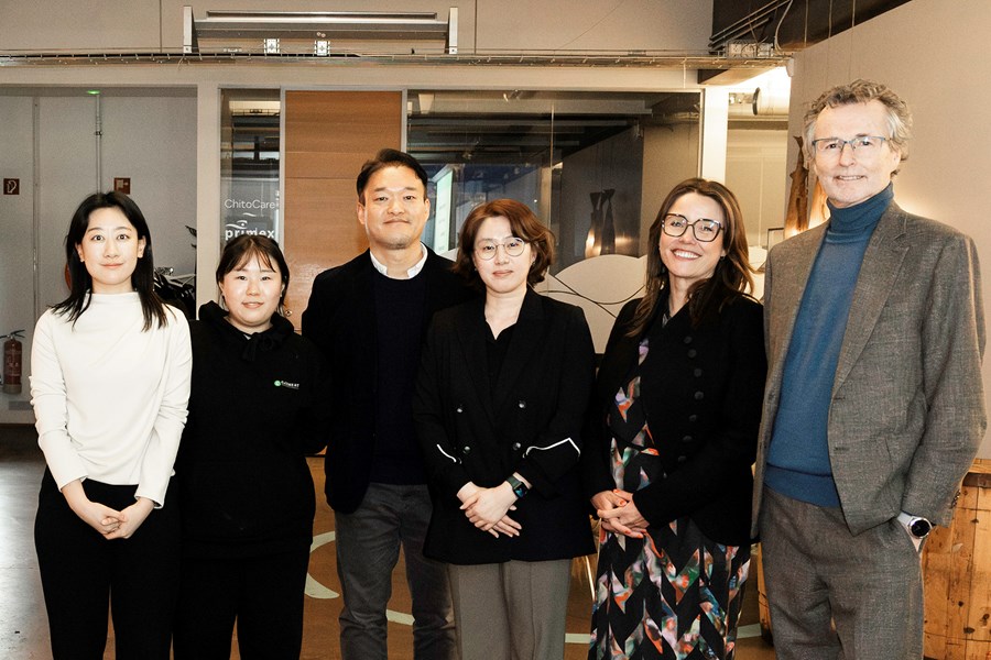 ORF Líftækni bauð aftur til vistkjöts-smökkunar í febrúar á þessu ári, nú með s-kóreska fyrirtækinu CellMEAT. Var gestum boðið að smakka ræktaðan skelfisk og það í fyrsta sinn sem slíkt er gert utan Asíu. Á myndinni eru fulltrúar frá CellMEAT ásamt Berglindi Rán Ólafsdóttur og Birni Lárusi Örvar.