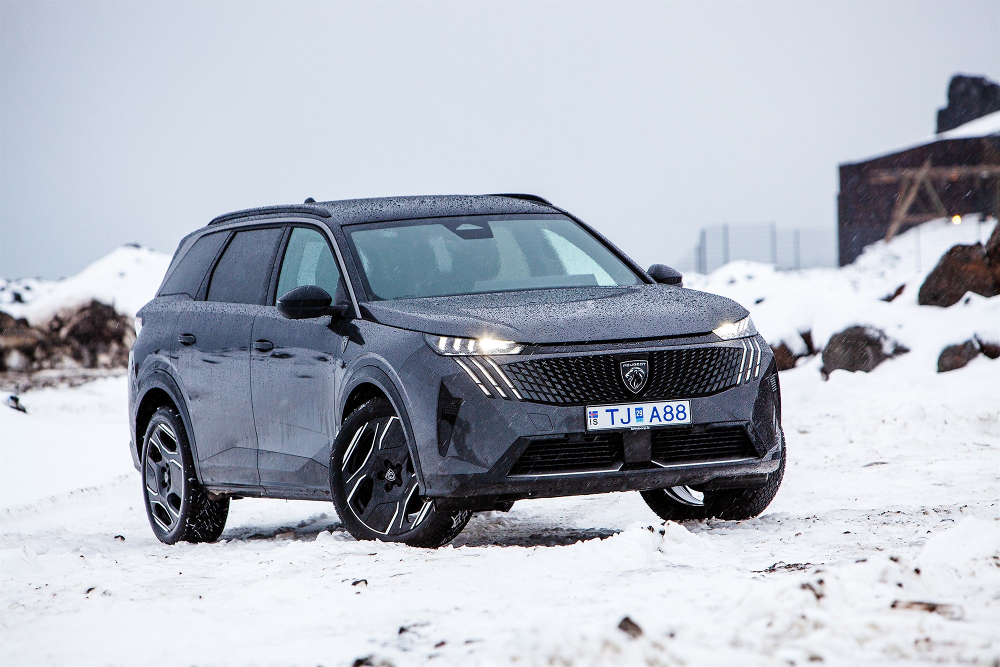 Einstakur sjö sæta rafbíll