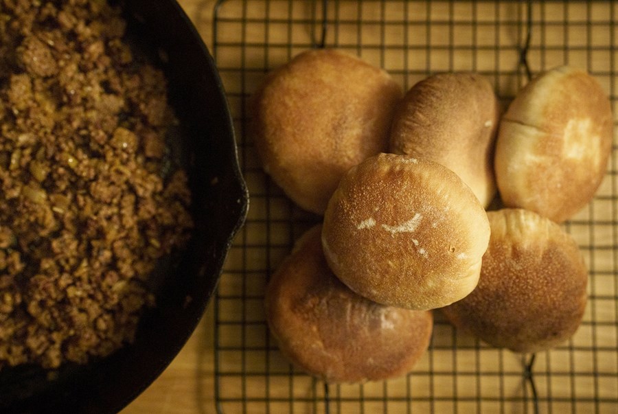 Fylla brauðið með því sem hugurinn girnist – eða bara nautahakki.