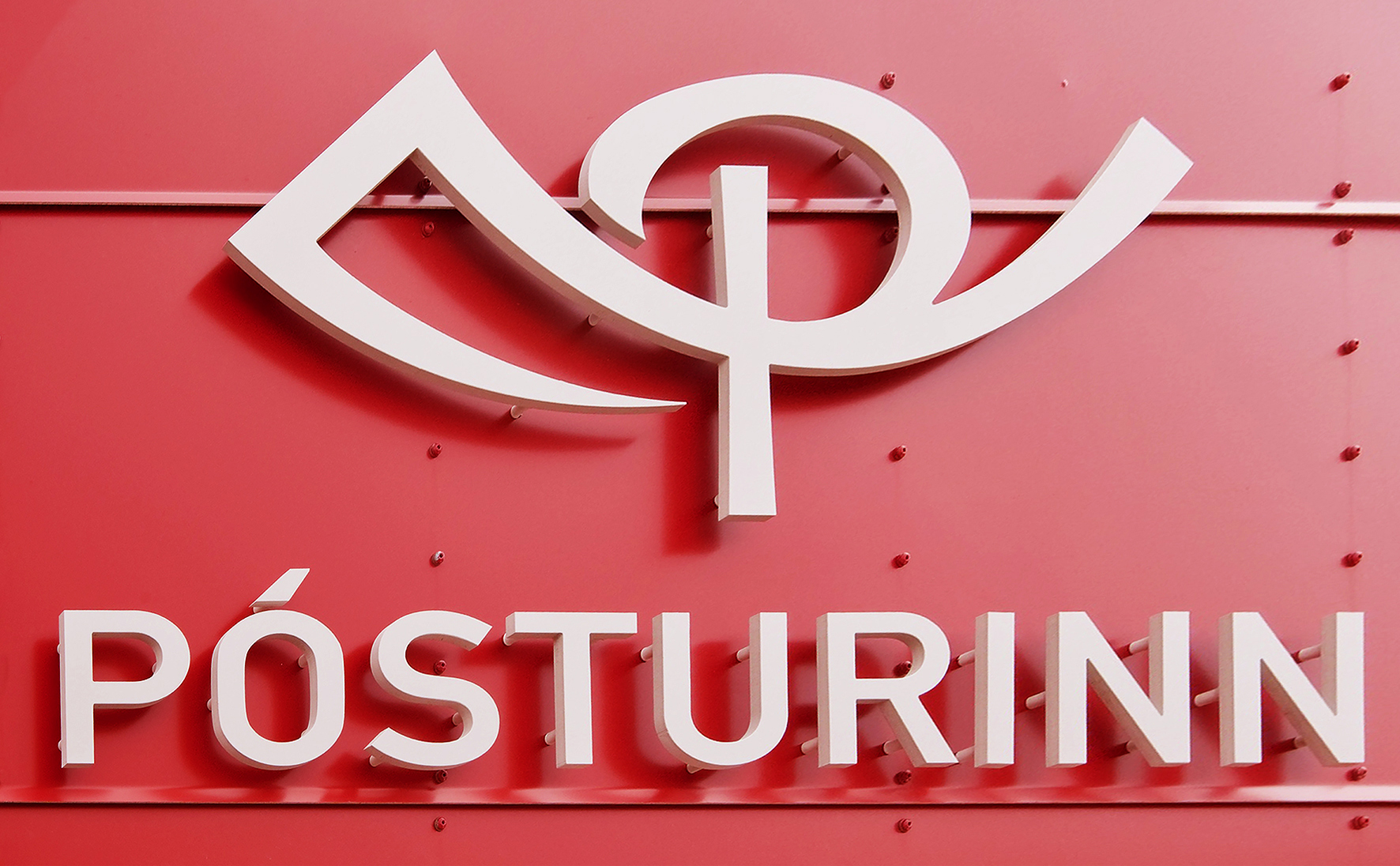 Pósturinn sendir íbúum landsbyggðar fingurinn