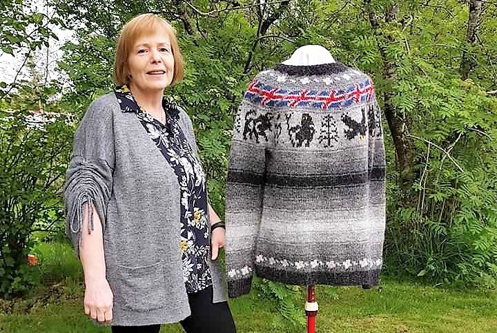 Kristjana Jónsdóttir á Hvolsvelli prjónaði Lýðveldispeysuna 2018
