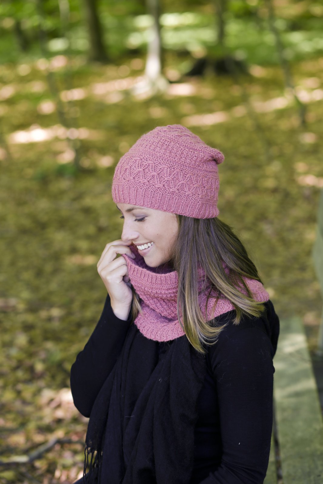 Húfa og trefill frá DROPS Design