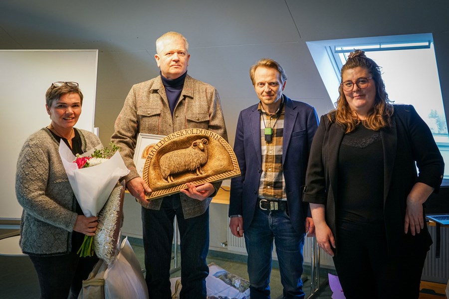 Ólína Þóra Friðriksdóttir og Eiríkur Jónsson frá Gýgjarhólskoti, Eyþór Einarsson frá Ráðgjafarmiðstöð landbúnaðarins og Sigurborg Hanna
Sigurðardóttir frá fagráði í sauðfjárrækt.